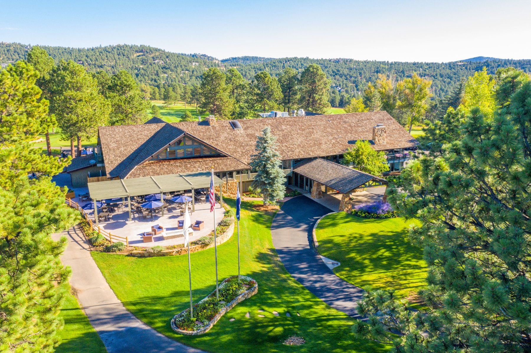 Hiwan Golf Club clubhouse and course